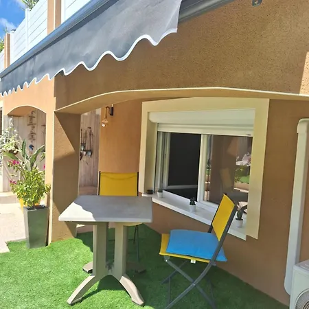 Mimilou Mont St Loup Piscine Privee * 아그